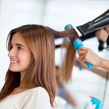 oak-beauty-saloon-and-spa-hair-wash-blow-dry
