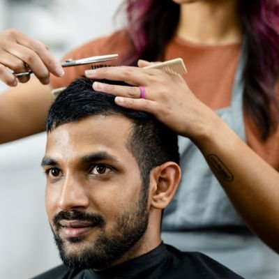 oak-beauty-saloon-and-spa-manicure-pedicure